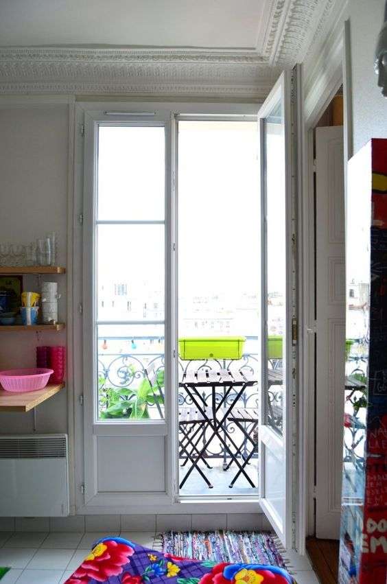 "Glazing of a 6-meter balcony with a metal parapet"