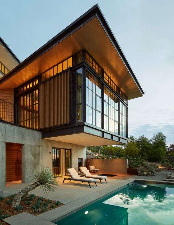 "Glazing the balcony according to the type of house"